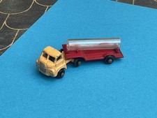 BENBROS MIGHTY MIDGET BEDFORD LOW LOADER LORRY BEIGE with RED TRAILER and load