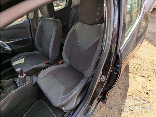 Renault clio front passenger - clio,