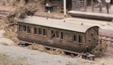 Small Grounded Coach body -