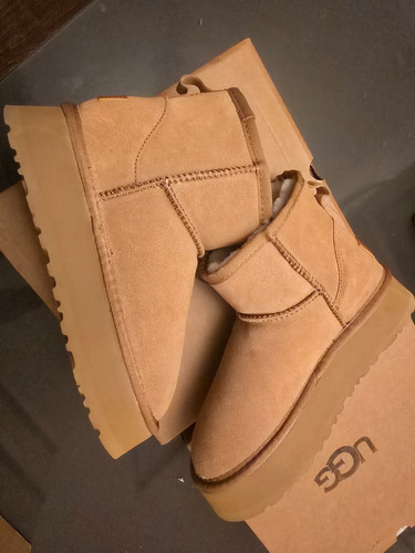 Ugg mini boots size 5 - mini,