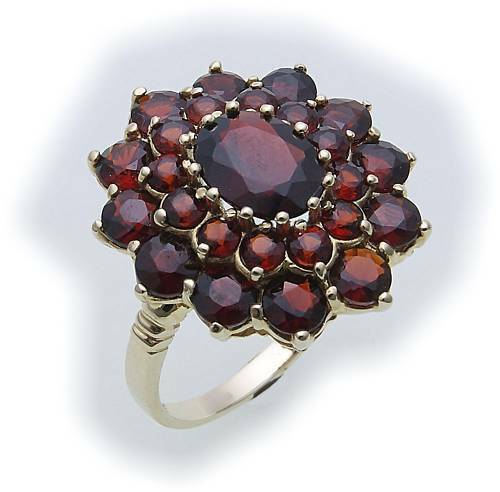 Women ring granat in - ring,