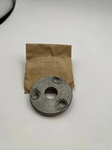Yamaha housing push screw - push,