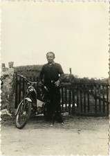 OLD PHOTO - VINTAGE SNAPSHOT -