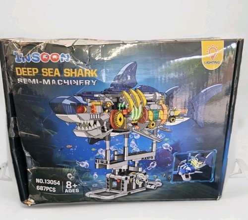 687 pcs mechanical shark - 687,