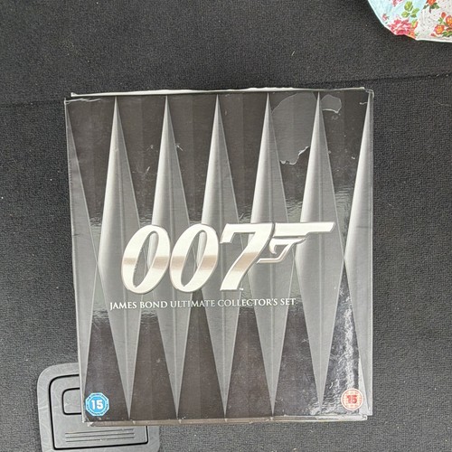 James bond 007 ultimate - james,