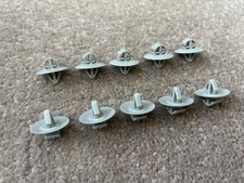 TOYOTA SIDE MOULDING LOWER