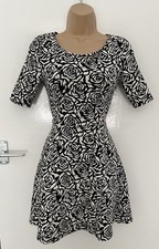 Divided H&M Black Cream