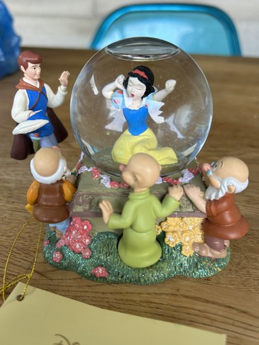 Snowglobe disney snow white - ,