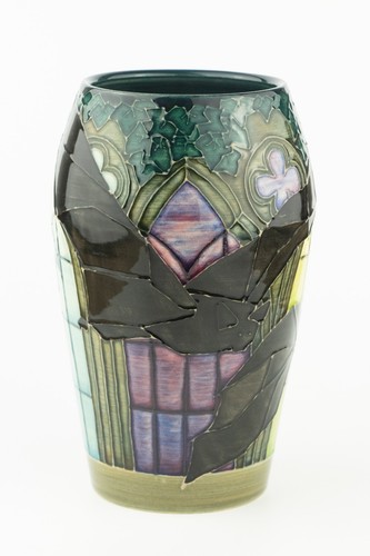 Dennis china works bat - bat, vase