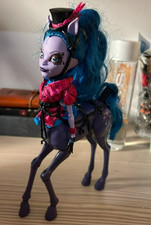 ORIGINAL MONSTER HIGH DOLL -