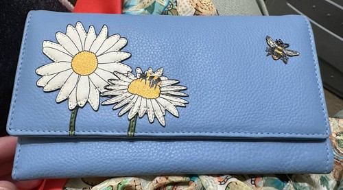 Bnwt yoshi blue leather daisy - blue,