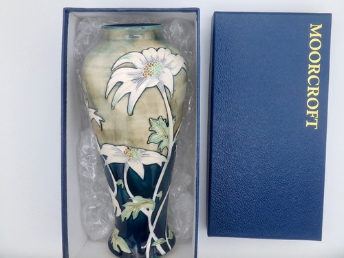 Rare moorcroft flannel - rare,