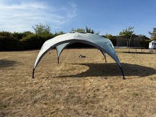 Amazon Basics Event Shelter 