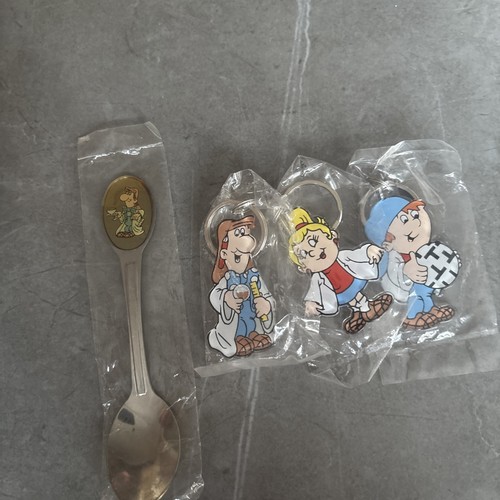 Tetley tea folk keychains - tea, (x3)