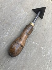 Stunning Vintage Small Monument Triangular Decorators Shave Hook Paint Scraper