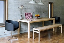 LARGE Habitat Radius solid oak dining table designed by Simon Pengelly seats 6-8
