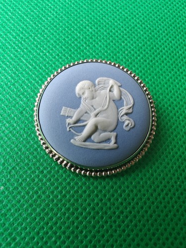 Vintage wedgewood brooch - vintage,