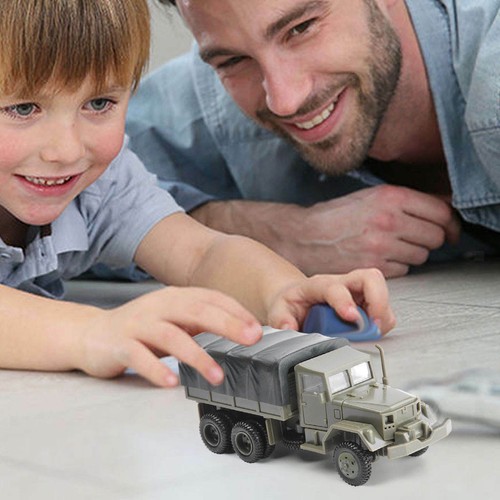 M35 truck model display - 1:72,