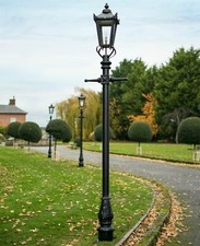 Victorian Lamp Post - Black