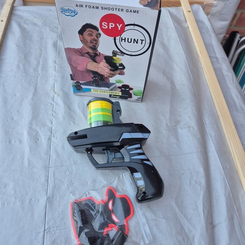 Spy hunt air - spy,