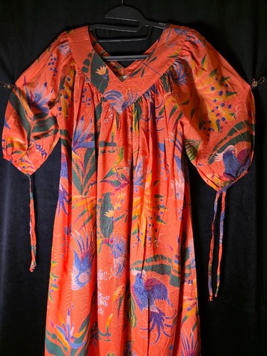 Polynesian loungees house - loungees,