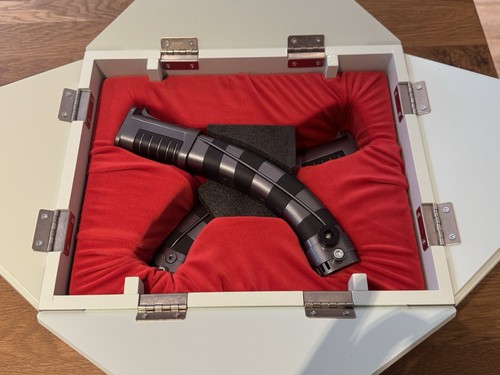 Star wars legacy - star, lightsaber