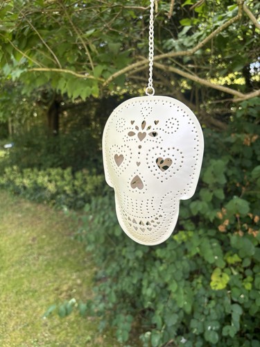 White metal sugar skull - white,