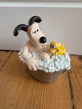 Vintage 1989 Wallace & Gromit Tin Bath Duck Bathtub Novelty Bubble Bath Topper