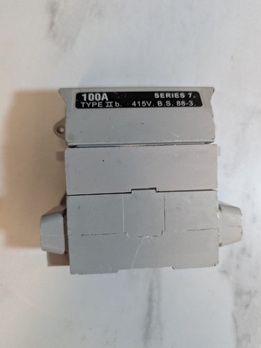 100a series service cut out - 7,