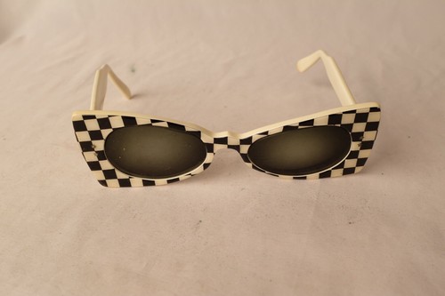 Vtg 60s art - op, bow