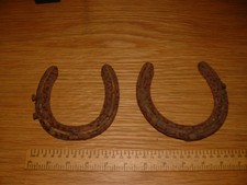 HORSE SHOE x 2 - OLD RUSTY -