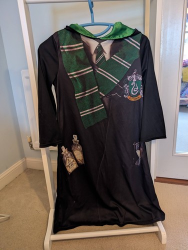 Slytherin style wizard robe - wizard,