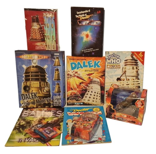 Doctor who dalek kit books - :,