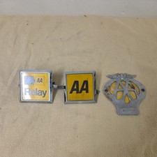AA - VINTAGE - SQUARE MEMBERS GRILL BADGES X 3 IN GOOD USED CONDITION & FIXINGS