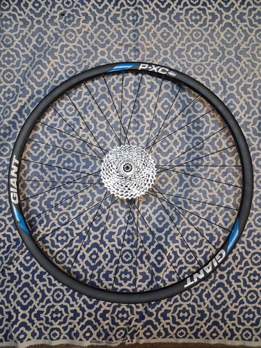 Rear mtb wheel giant - 29",