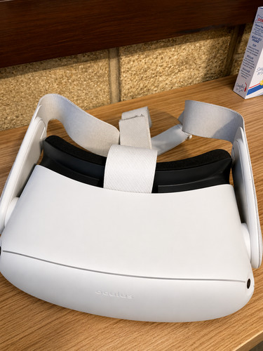 Meta oculus quest headset - meta, vr