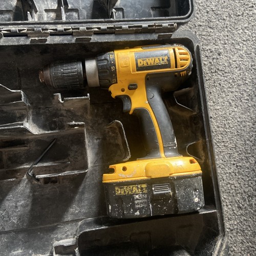 Dewalt dc725 drill - dewalt, drill,