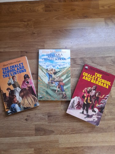 Bundle chalet school books - (3),