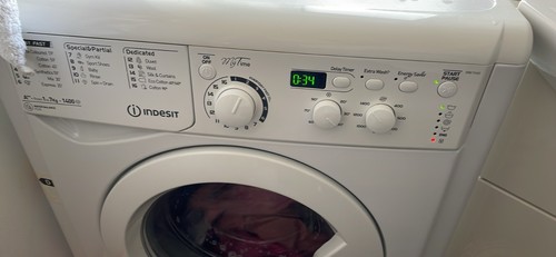 Indesit washing machine 7kg - washing,