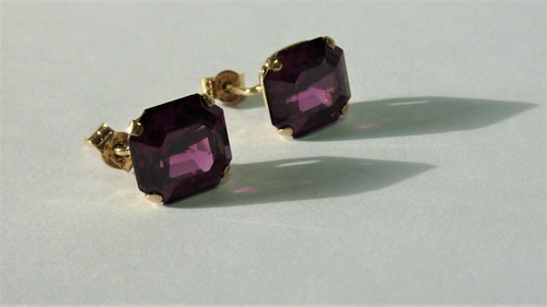 Huge square carat gold - 5.25,