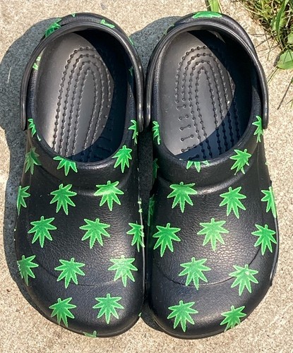 Crocs marijuana clogs w9 - marijuana, m7/w9