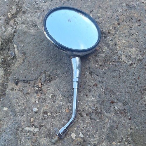 Moped circular mirror - circular, mirror.