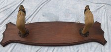 ANTIQUE ANIMAL HORNS MOUNTED ON Wood Plaque HAT GUN RACK Deer Hooves ?