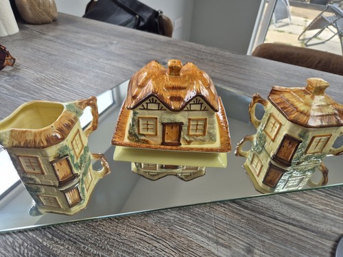 Cottage ware keele pottery - cottage, st.
