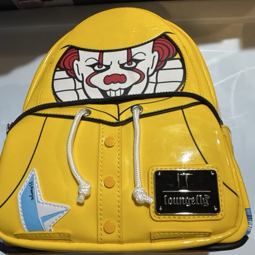 Pennywise raincoat cosplay - pennywise,
