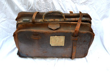 1900S LARGE LEATHER GLADSTONE BAG FOR LITTLE RESTORATION OR SHOW SOLID POCKETS