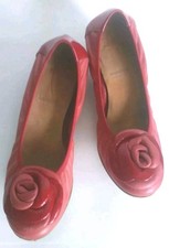 WONDERS SIZE 5 CORAL & RED