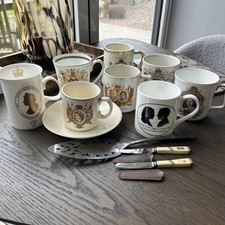 ROYAL BUNDLE OF 8 MUGS, 1