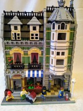 LEGO Green Grocer Modular Building Set 10185 Complete with mini figures orig box