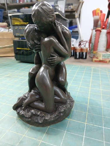 Heredities cast bronze resin - bronze,